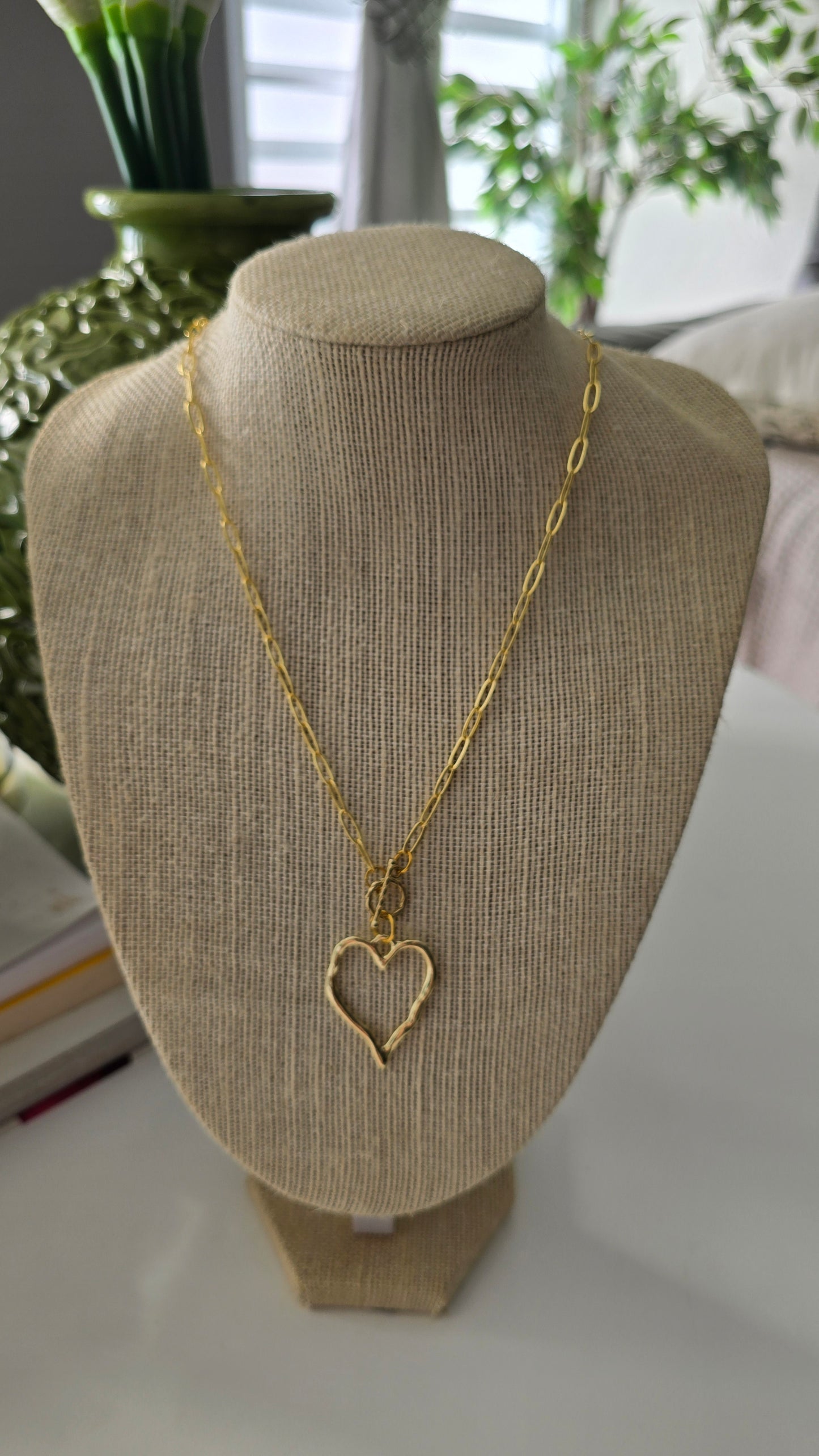 Beautiful Heart Gold Collar