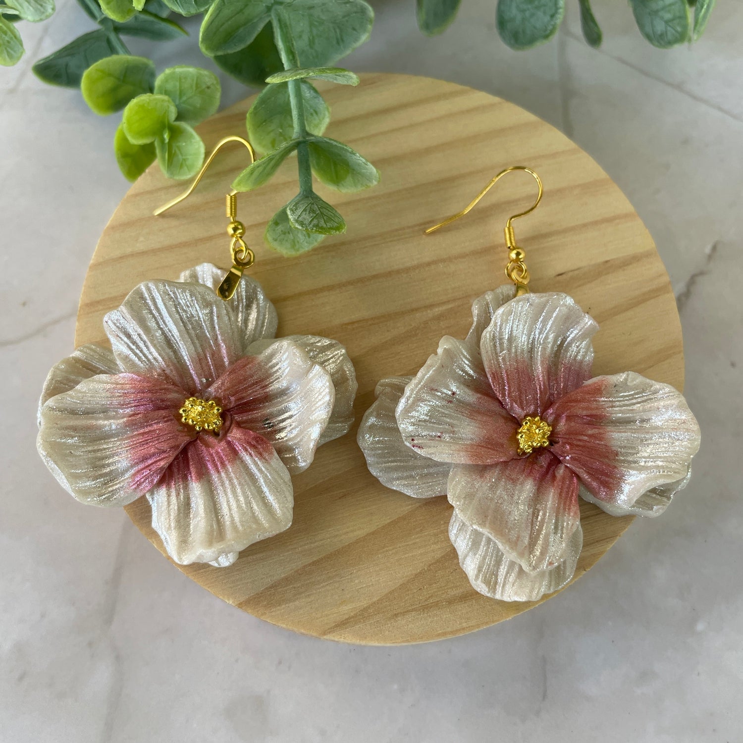 Wire Elegance - Limited Art Pieces