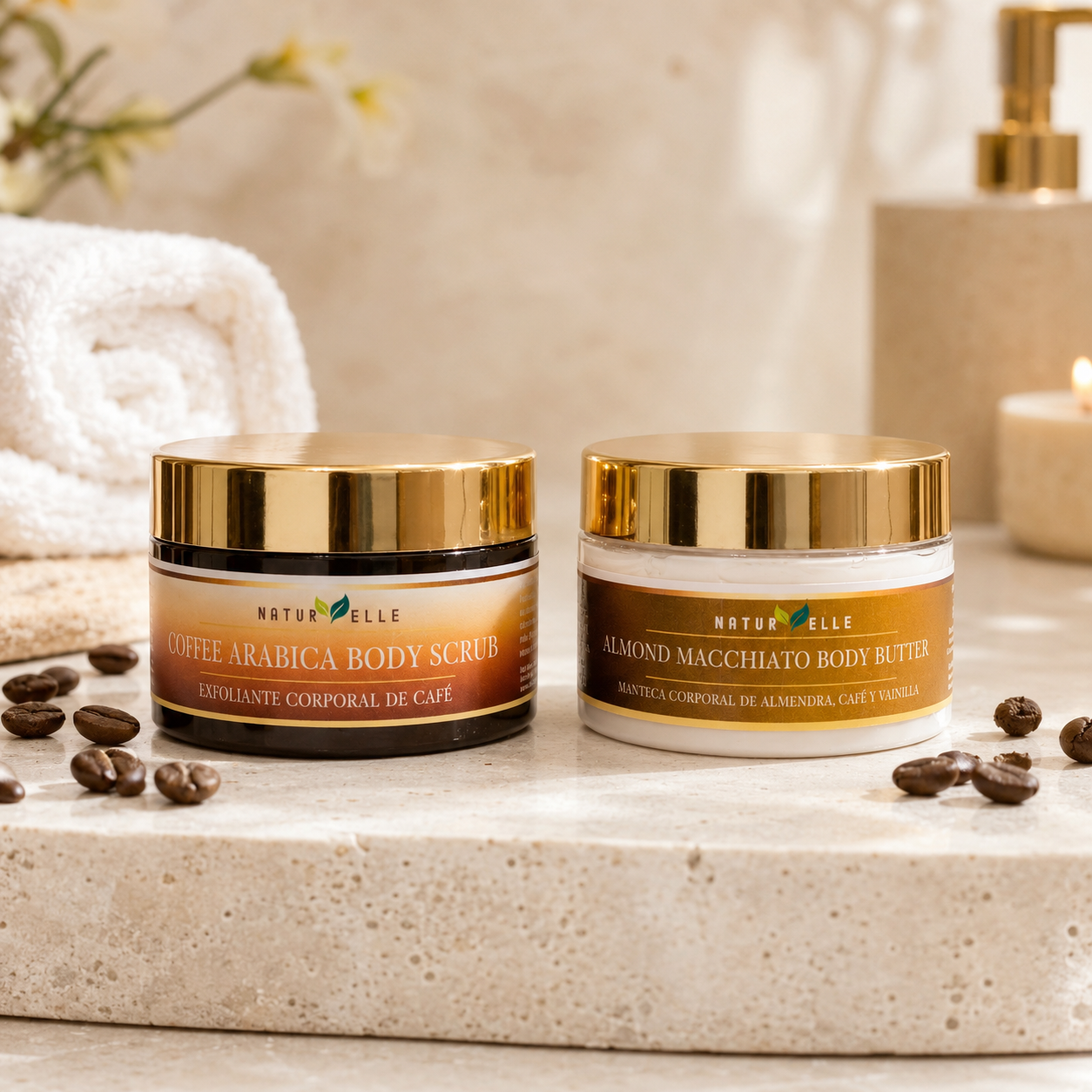 Vista en detalle del Coffee Arababica Scrub y Almond Macchiato Body Butter rutina corporal artesanal para exfoliar, suavizar e hidratar la piel.